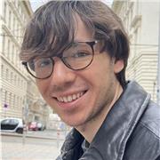 Docente abilitato all'insegnamento di Italiano, Filosofia, Storia, Geografia e Scienze Umane si mette a disposizione